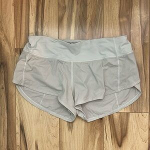 Lululemon speed up athletic shorts (off white)